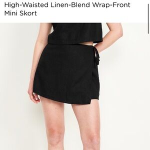 Old Navy black skort